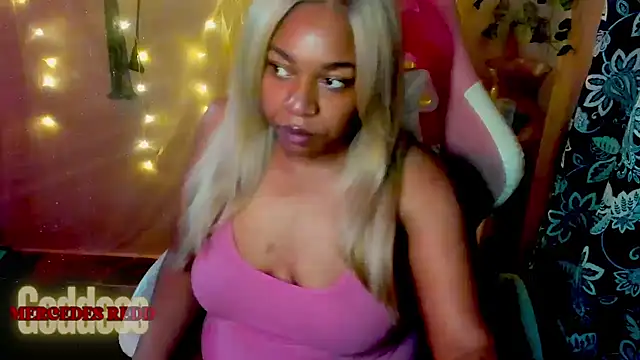 Goddess MercedesRedd online show from June 19, 2026, 2:32 pm