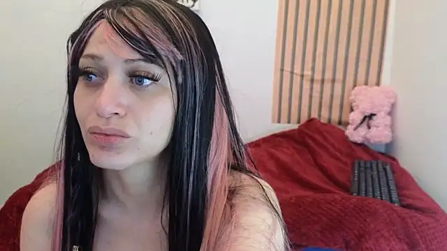 Caroline hernandes online show from April 8, 2026, 2:17 pm