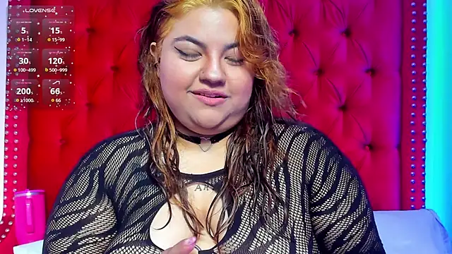 Snapshot of SunnyHoney_ chatting on June 4, 2026, 12:22 pm SunnyHoney online show from June 4, 2026, 12:22 pm