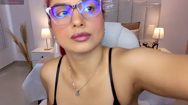 Snapshot of Raven-reyess chatting on May 13, 2026, 4:59 pm Raven-reyess online show from May 13, 2026, 4:59 pm
