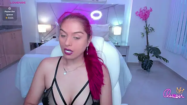 Snapshot of Raven-reyess chatting on May 24, 2026, 6:02 pm Raven-reyess online show from May 24, 2026, 6:02 pm