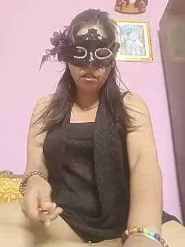DRAMA  QUEEN online show from June 10, 2026, 3:22 pm