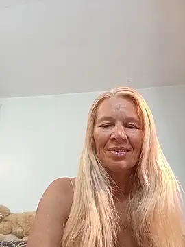 ViktoriaSexi1 online show from June 7, 2026, 8:01 pm