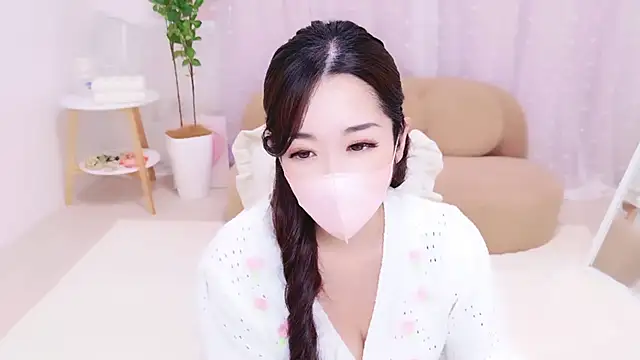 Snapshot of YURIKAsan_ chatting on April 21, 2026, 2:01 pm YURIKAsan online show from April 21, 2026, 2:01 pm