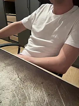 Nira16 online show from March 14, 2026, 7:52 pm