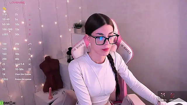 LunaRossaa online show from March 16, 2026, 11:53 pm