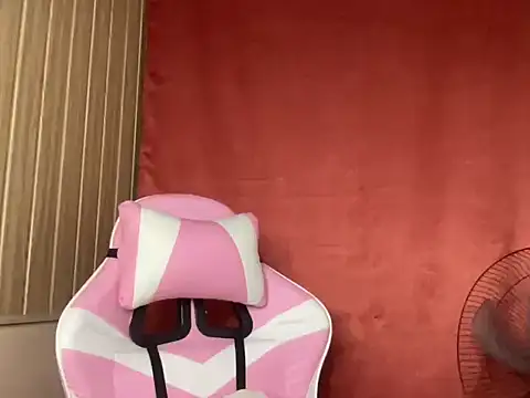 Sunkissed seductress online show from April 9, 2026, 2:33 pm