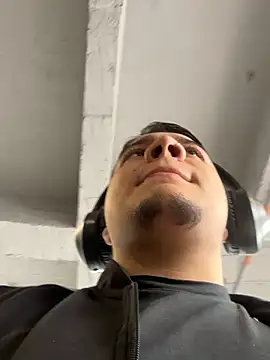 OliverTabordaa online show from April 11, 2026, 4:55 pm