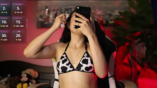 Danaa Rousee  online show from March 23, 2026, 7:51 pm