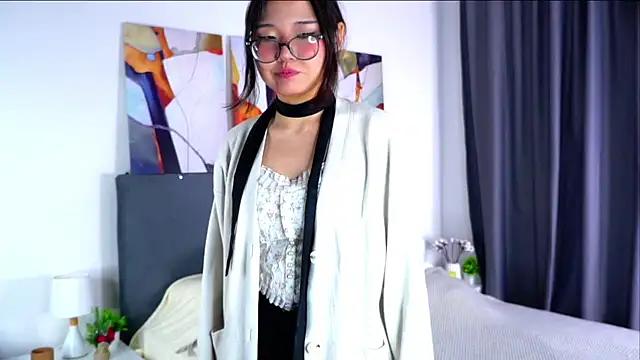 NelleMihalko online show from April 5, 2026, 11:51 am