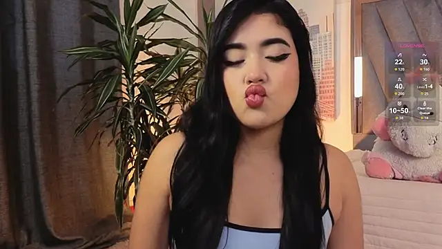 SweetiePie 3 online show from May 19, 2026, 12:55 pm