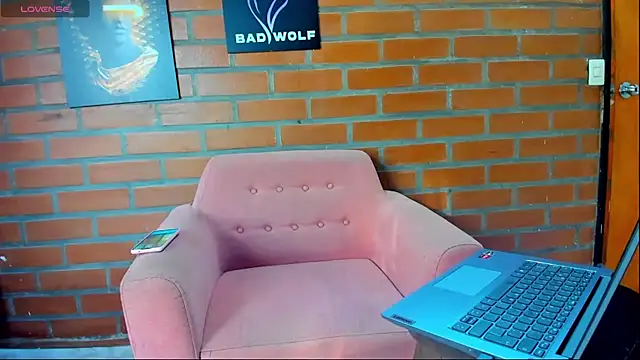 Badwolf818  online show from April 22, 2026, 12:18 pm