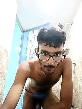 manikanda64 online show from April 2, 2026, 5:21 pm