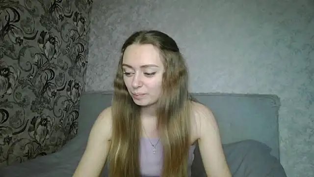 MysticGlimmer online show from April 2, 2026, 1:42 pm