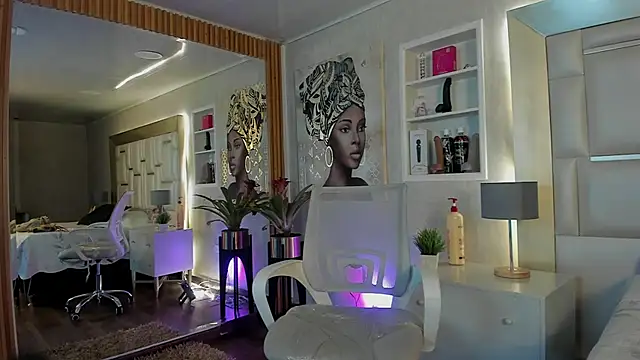 ZoeTaylorl online show from March 18, 2026, 1:36 pm