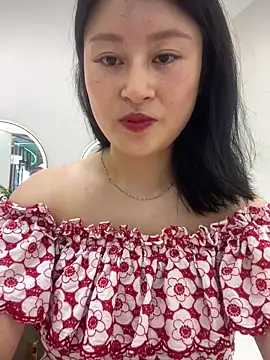 Snapshot of Yolanda9 chatting on May 7, 2026, 6:41 am Yolanda9 online show from May 7, 2026, 6:41 am