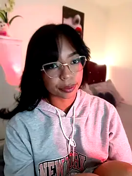 nathyjonees online show from June 8, 2026, 11:10 am