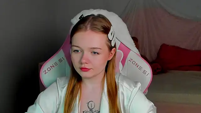 ElinaVale online show from May 7, 2026, 4:12 pm