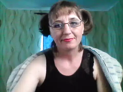 Alisaprice077 online show from April 23, 2026, 12:51 pm