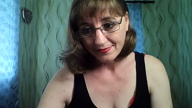 Alisaprice077 online show from June 12, 2026, 9:52 am