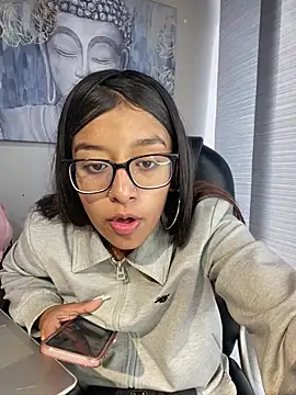 chanell pinkk online show from March 12, 2026, 1:17 pm