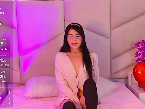 OliviaDiaz online show from March 8, 2026, 1:59 pm