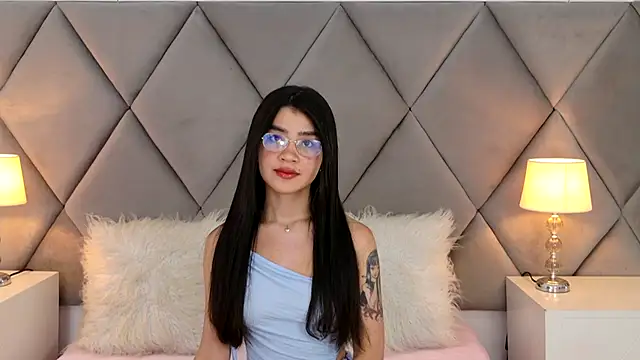 OliviaDiaz online show from May 28, 2026, 8:06 pm