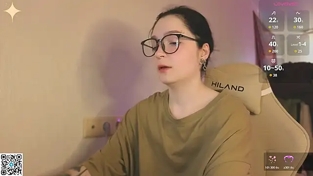 Luna Moon13 online show from April 18, 2026, 2:26 am