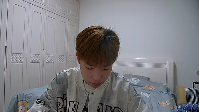 Snapshot of Similu-001 chatting on March 8, 2026, 10:08 am Similu-001 online show from March 8, 2026, 10:08 am