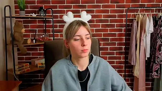 RebeccaaNelson online show from March 23, 2026, 2:10 pm