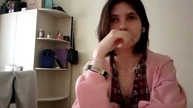 Snapshot of FluffyKisses chatting on March 9, 2026, 1:26 pm FluffyKisses online show from March 9, 2026, 1:26 pm