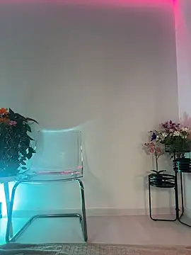 ScarletFlameee online show from May 8, 2026, 5:57 am