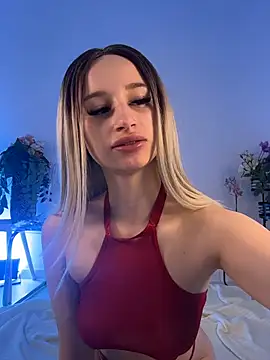ScarletFlameee online show from May 28, 2026, 6:00 am