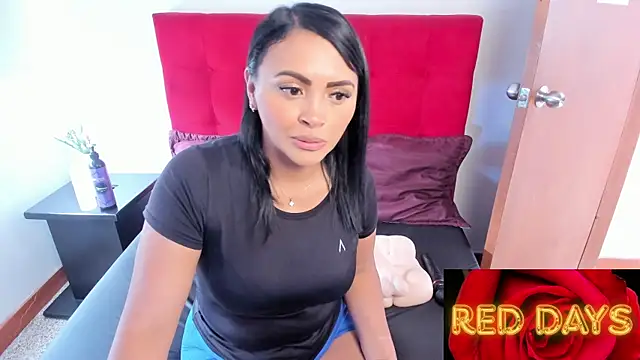 EstrellaSmmith online show from April 2, 2026, 5:43 pm