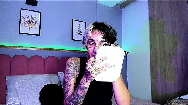 MidnightSinners online show from April 20, 2026, 10:44 pm