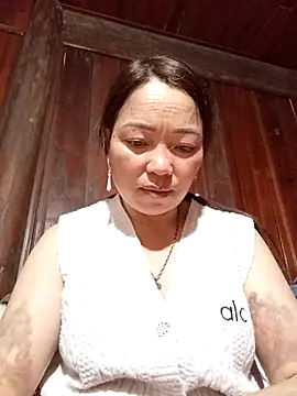 Yellow-pink online show from April 3, 2026, 1:42 pm