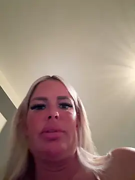 Snapshot of anna_kournikova chatting on April 28, 2026, 7:52 pm anna kournikova online show from April 28, 2026, 7:52 pm