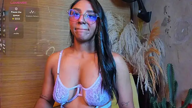 Snapshot of Victoria_Gonzalez chatting on March 8, 2026, 12:42 pm Victoria Gonzalez online show from March 8, 2026, 12:42 pm