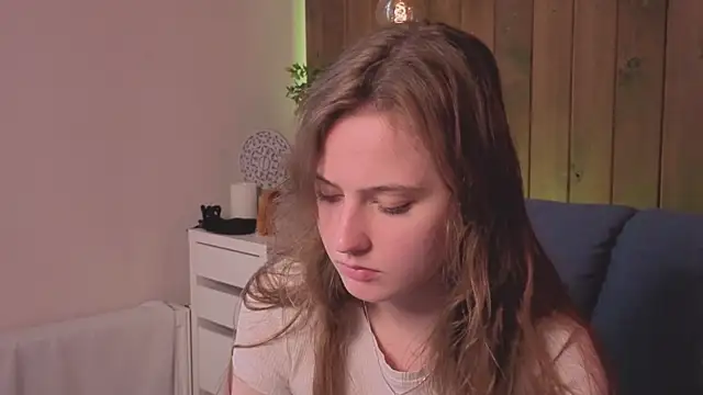 RubieHeiser online show from April 18, 2026, 11:58 am