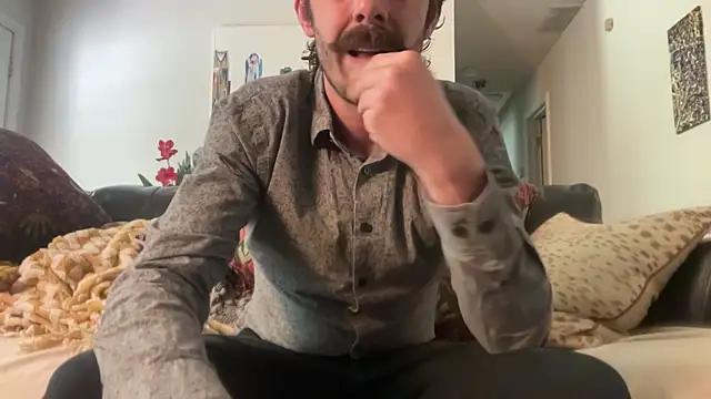 RawSlutMaker online show from April 21, 2026, 8:01 pm