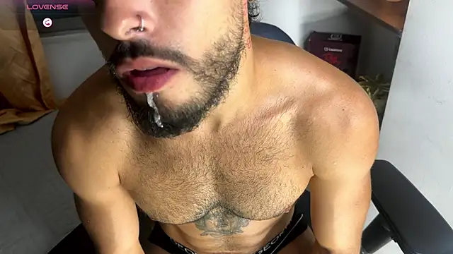 Mateobaer  online show from April 22, 2026, 3:53 am