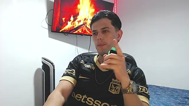 JUAN CAMILOXXX online show from April 11, 2026, 5:01 am