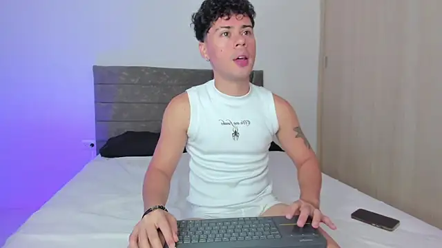 Soft Temptationxx online show from April 14, 2026, 11:49 am