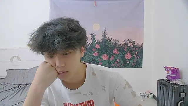 icecream-002 online show from June 5, 2026, 1:39 pm