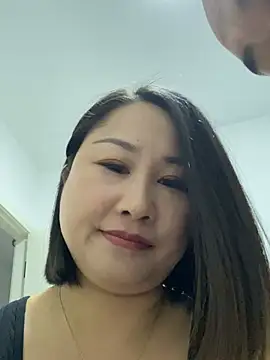 xiaoyi-10 online show from April 10, 2026, 10:53 am