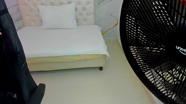 Snapshot of Sofia_echeverri chatting on April 18, 2026, 12:31 pm Sofia echeverri online show from April 18, 2026, 12:31 pm