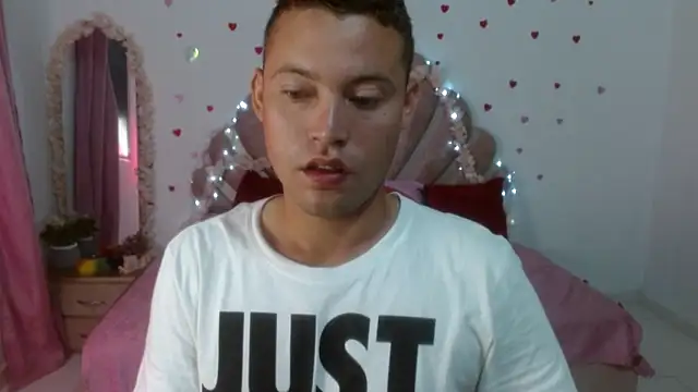 Snapshot of sven_fox723 chatting on June 7, 2026, 1:37 pm sven fox723 online show from June 7, 2026, 1:37 pm