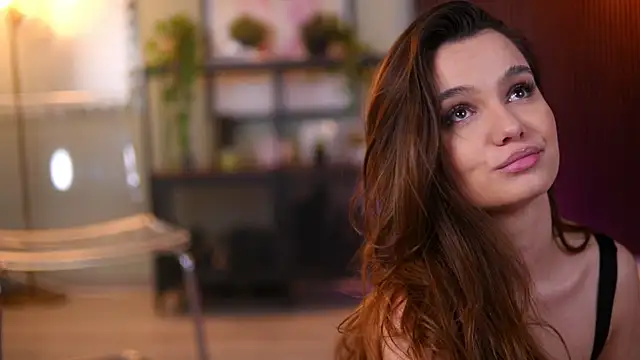 Lena Laurent online show from March 21, 2026, 11:15 am