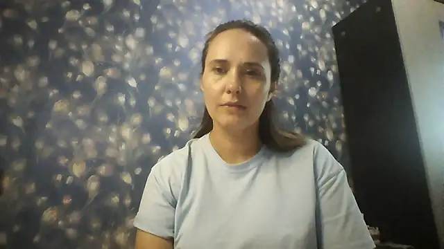 Alisa07qw online show from June 18, 2026, 1:59 pm
