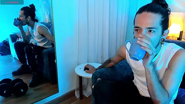 Skinny Mac online show from April 12, 2026, 2:33 pm